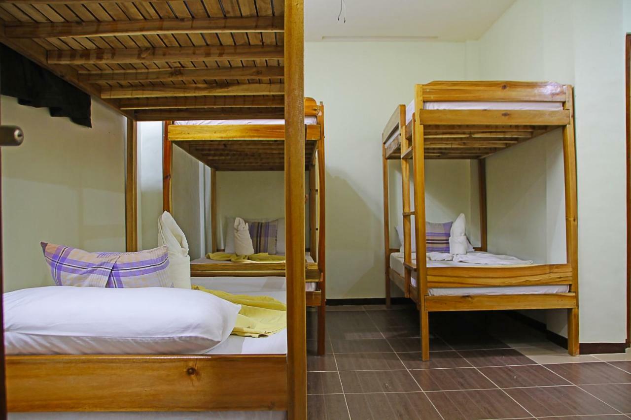 Seaslugs Travellers Inn El Nido Ngoại thất bức ảnh