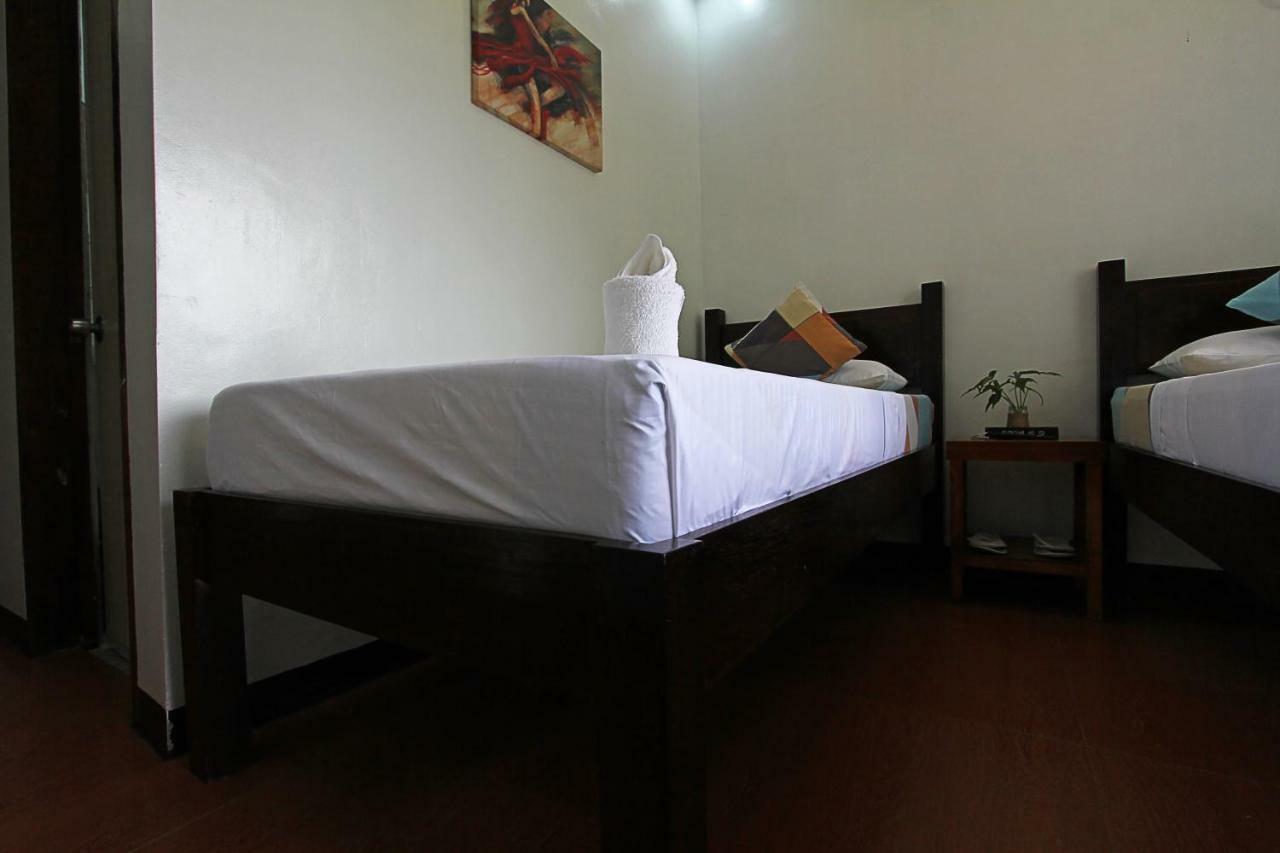 Seaslugs Travellers Inn El Nido Ngoại thất bức ảnh