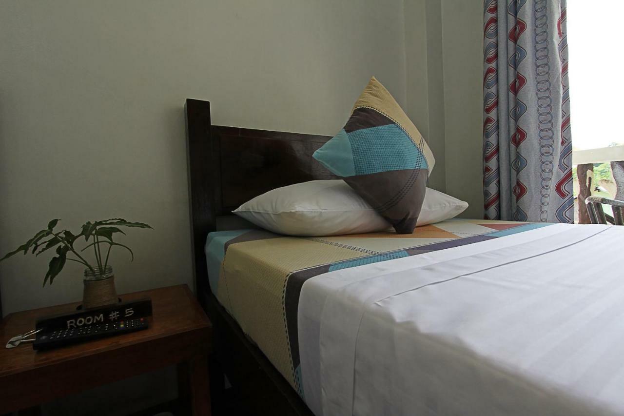 Seaslugs Travellers Inn El Nido Ngoại thất bức ảnh