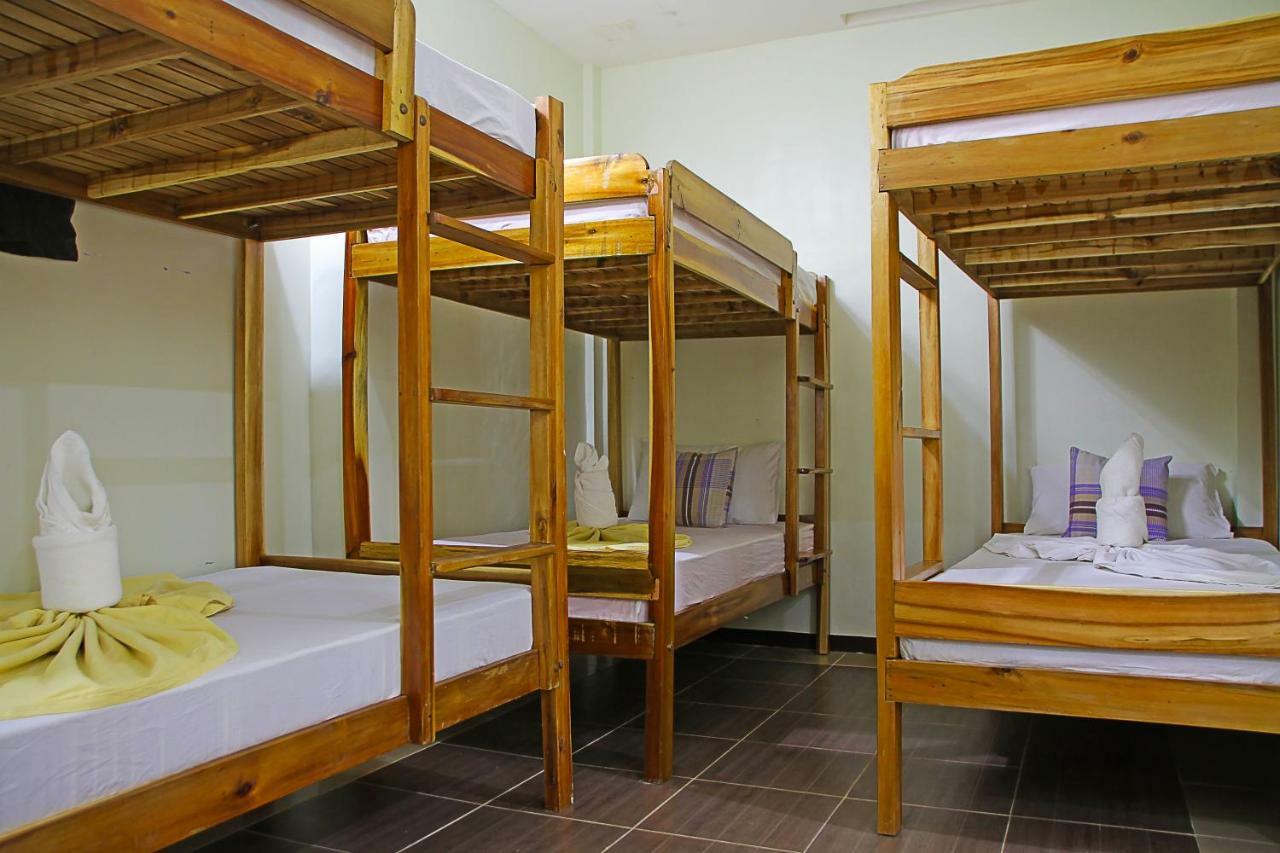 Seaslugs Travellers Inn El Nido Ngoại thất bức ảnh